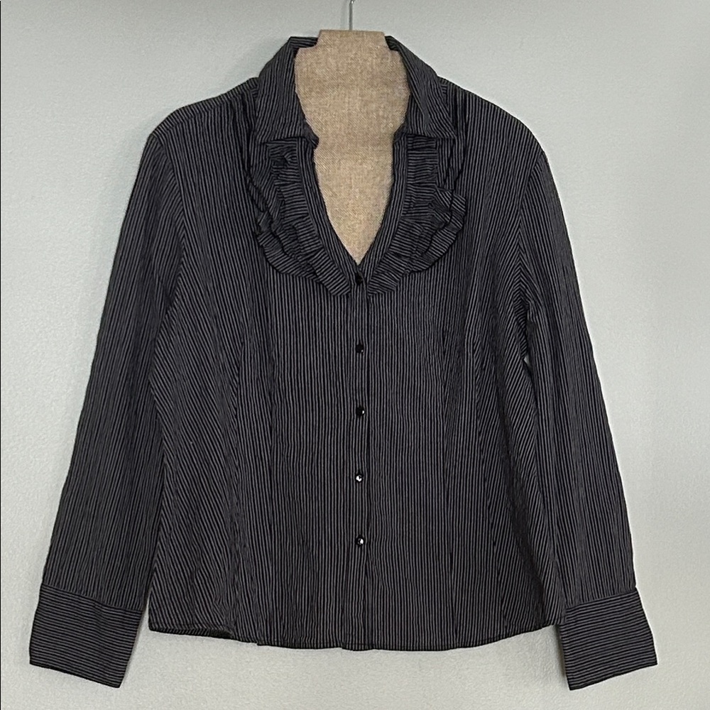 ZOE D. Black/Gray Striped Women's Ruffle Button Down Blouse - xl